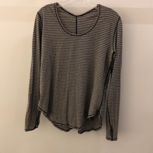 lululemon athletica Tops - Lululemon black and taupe stripe LS top, sz 8 lululemon athletica Tops - Lululemon black and taupe stripe LS top, sz 8